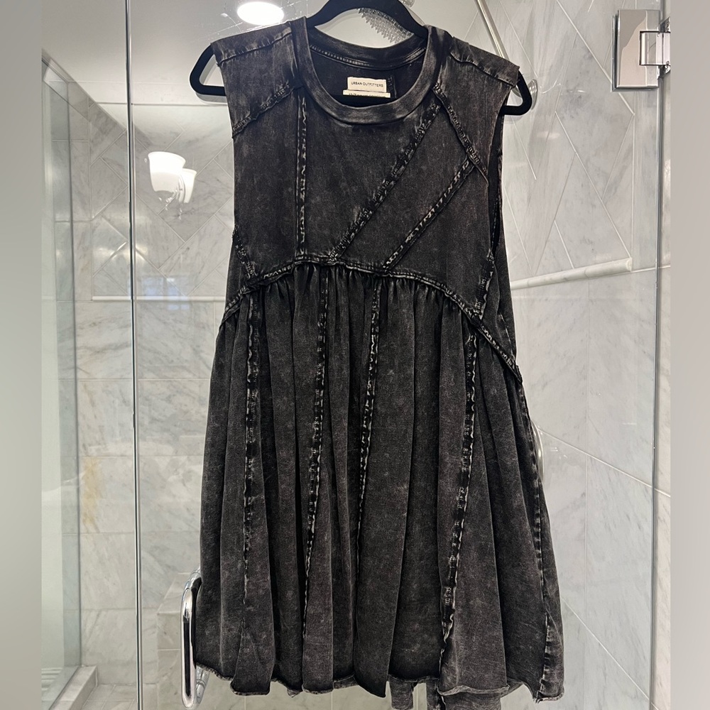 Urban Outfitters loose fitting jumper/dress. Barely worn.